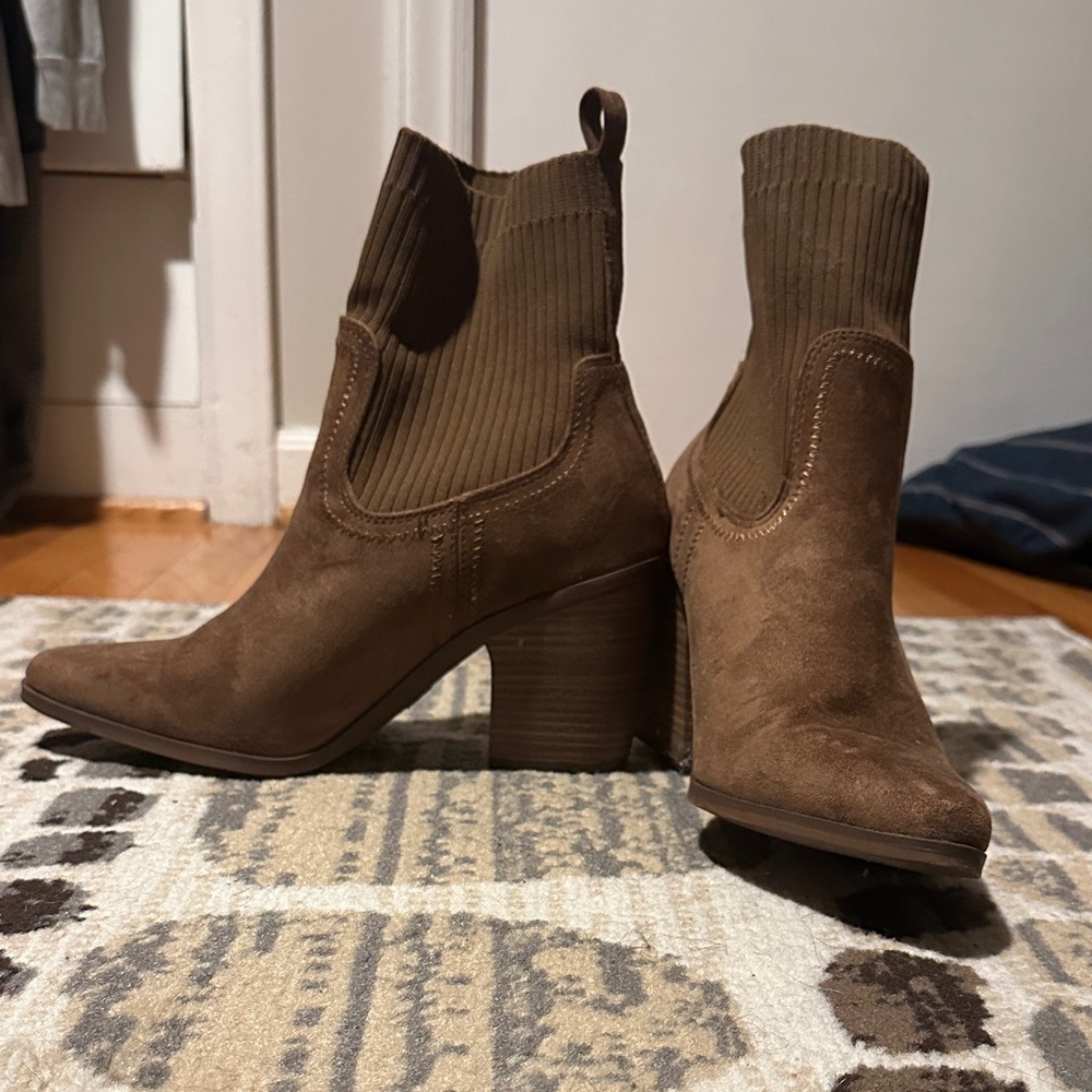 Universal Thread Brown Heeled Boots